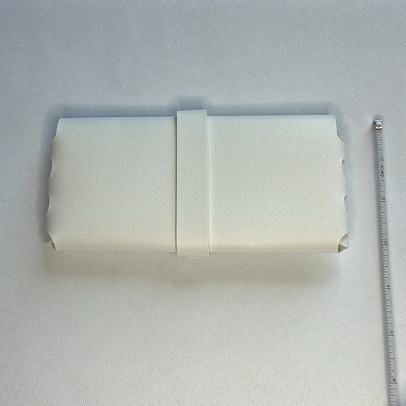 BLUE SUNGLASSES W/FREE CASE ✨✨✨ - Picture 7 of 7